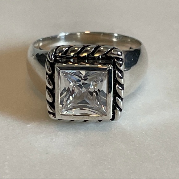 Silpada 925 Sterling Silver CZ Ring with Rope Detail Size 7 - Picture 1 of 2